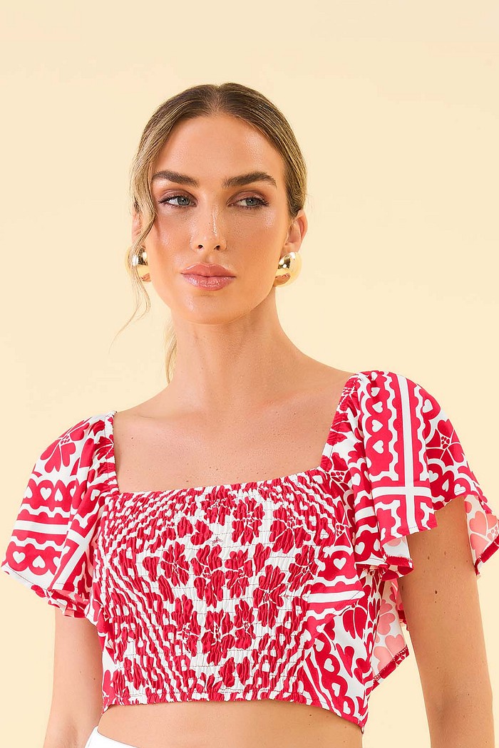 Blusa cropped em viscose estampada