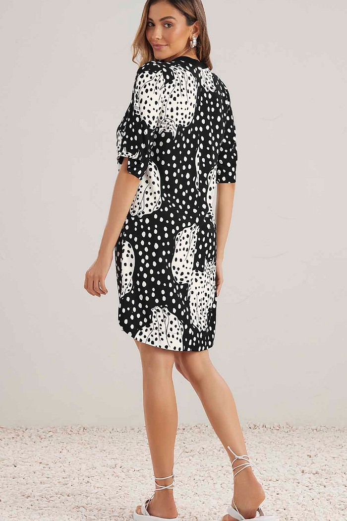 Vestido curto em viscose estampada