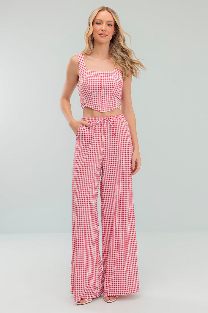 Calça wide leg vichy com bolso e elástico na cintura