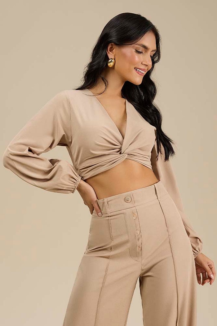 Blusa cropped costas com elástico em alfaiataria mesclada