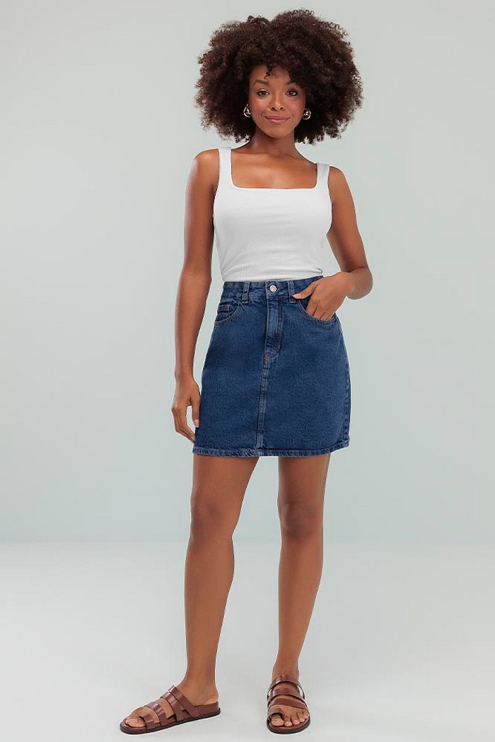 Mini saia cintura alta em jeans com bolso