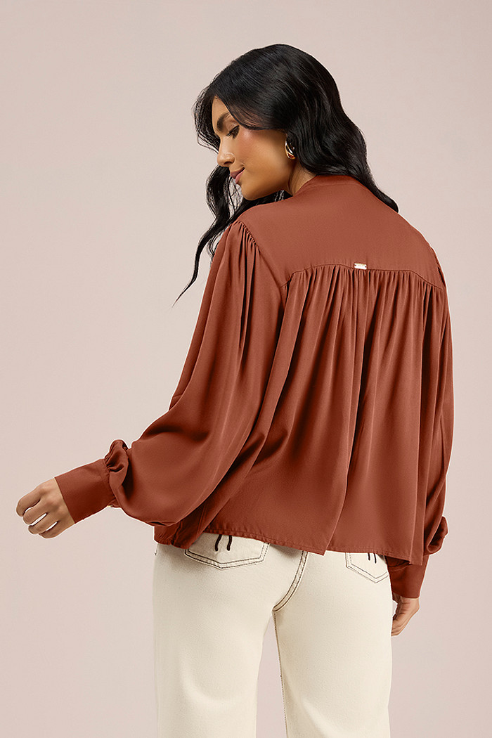 Camisa com botões em viscose