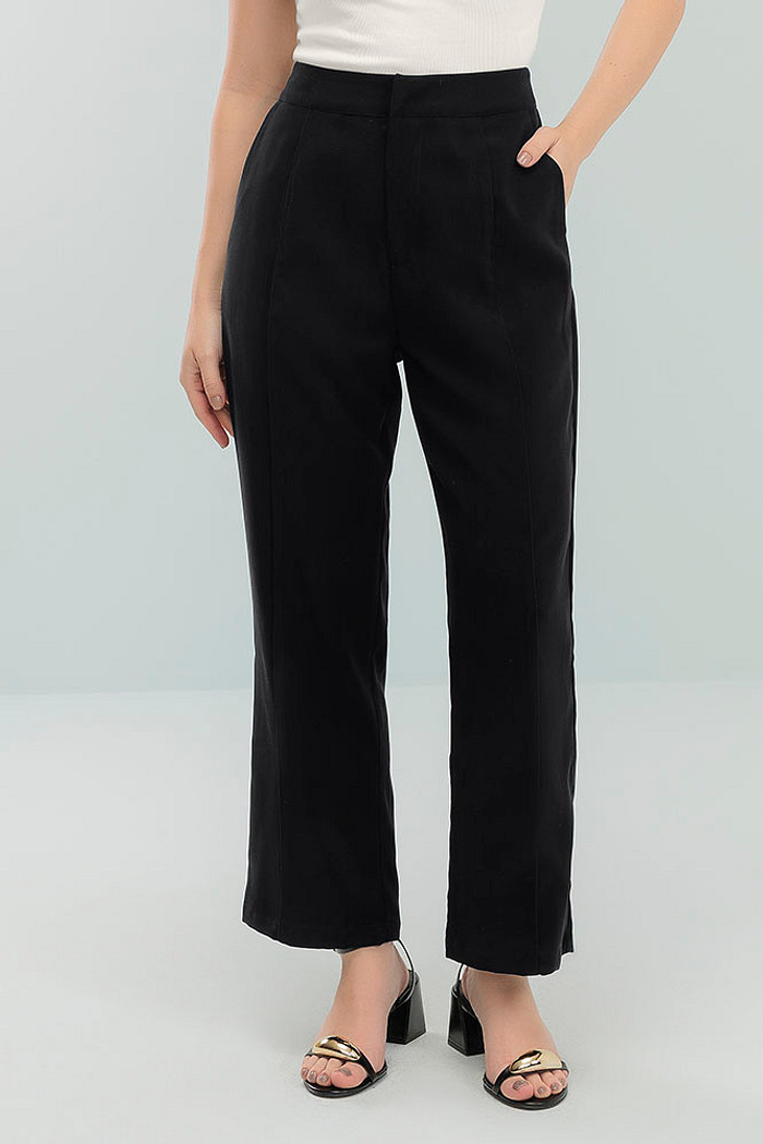 Calça alfaiataria com fecho e bolso