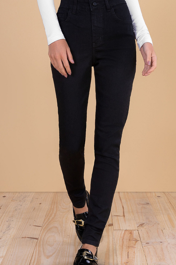 Calça skinny black em jeans
