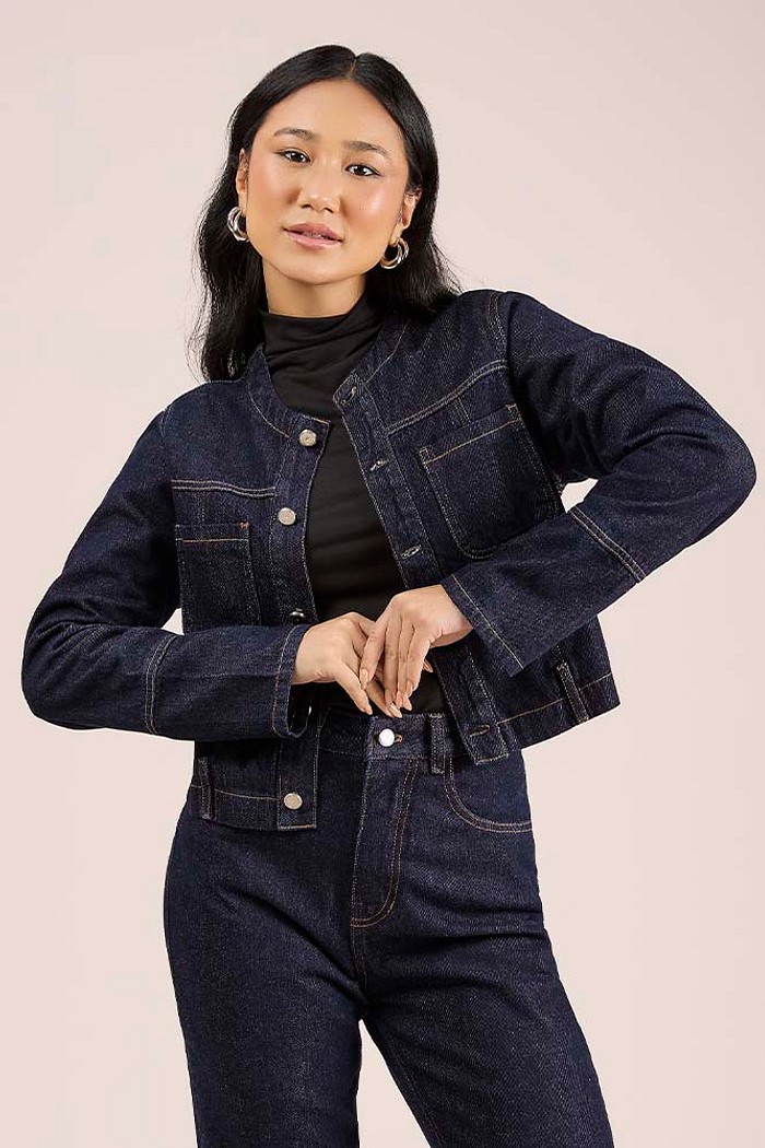 Jaqueta em jeans com bolso