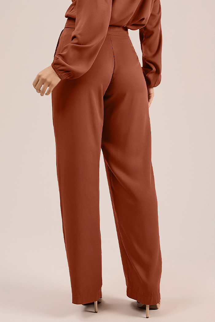 Calça wide leg com bolso em viscose