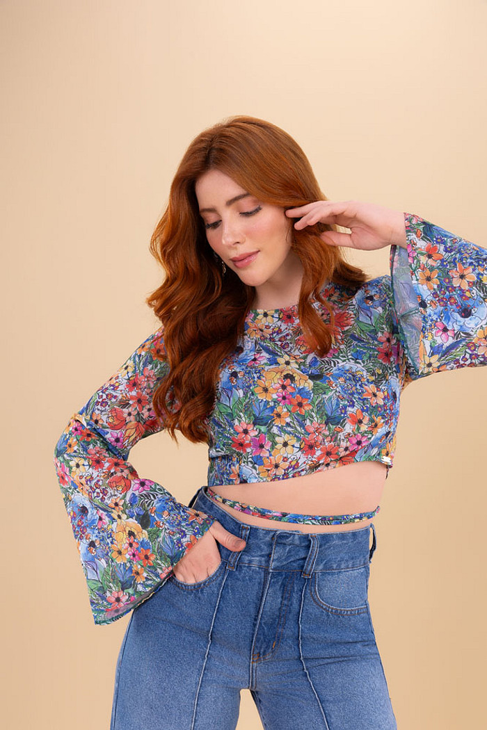 Blusa cropped amarração em crepe