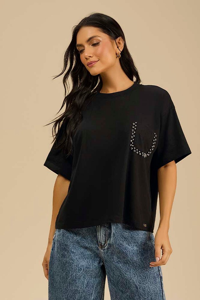 Blusa com aplique bolso em meia malha