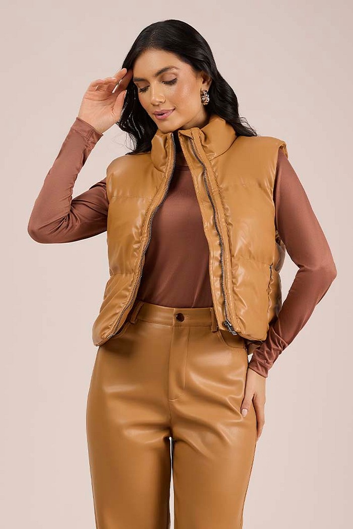 Colete puffer em PU com forro e enchimento