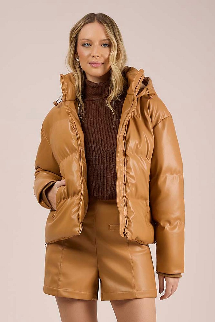 Jaqueta puffer em PU com forro e enchimento