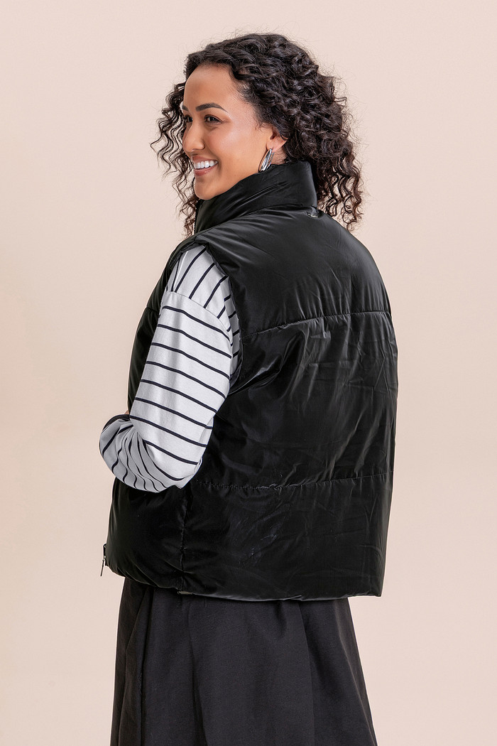 Colete puffer em nylon texturizado com forro e enchimento