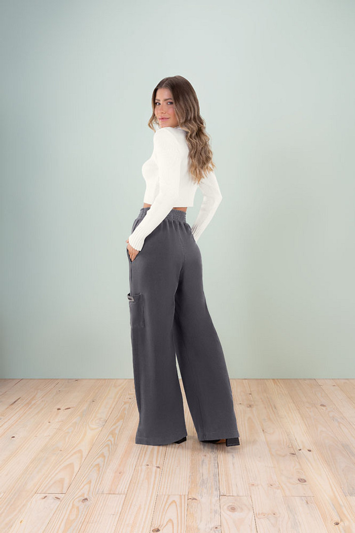 Calça wide leg em moletinho