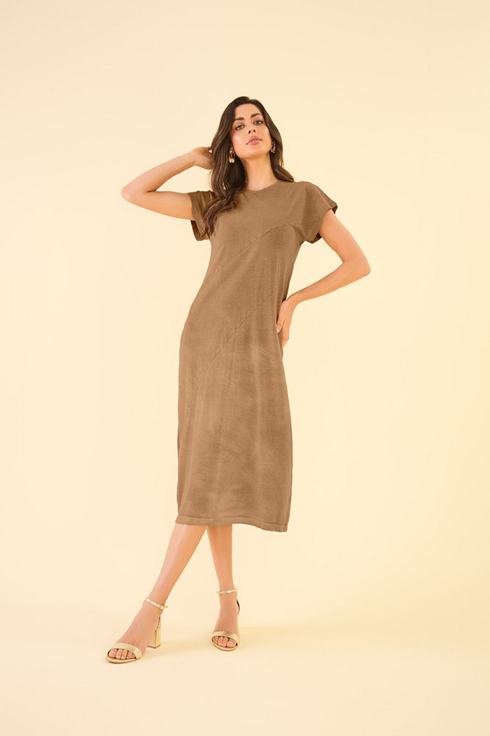 Vestido midi com recorte em meia malha estonada