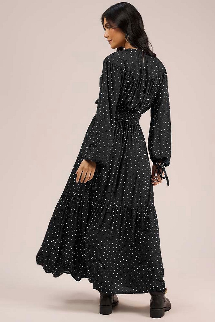 Vestido midi manga longa com lastex em viscose estampada