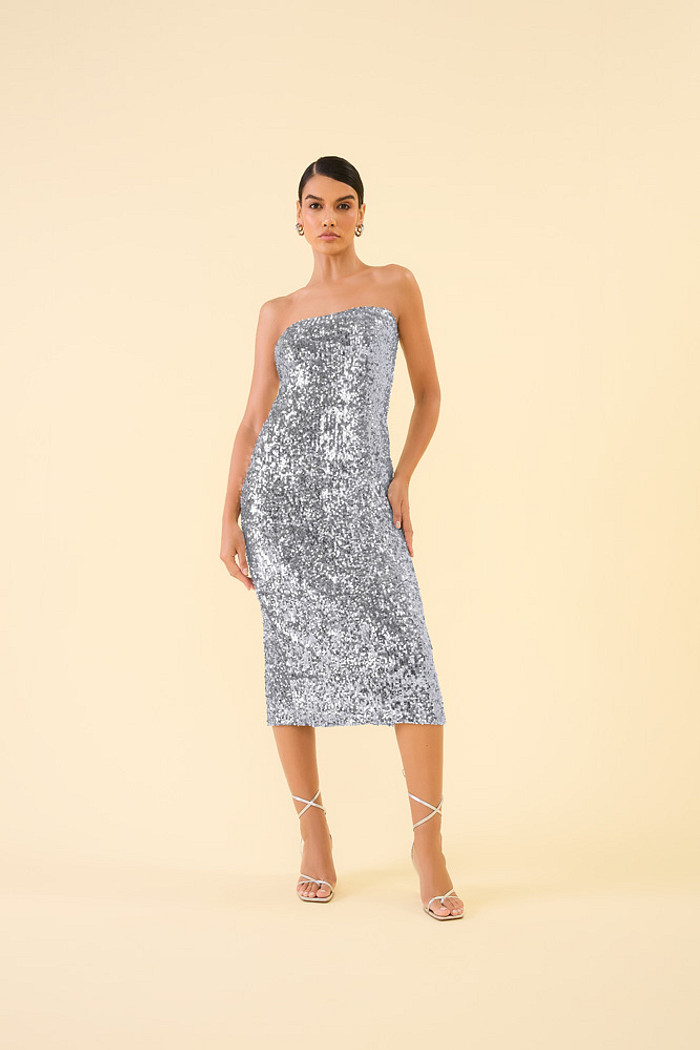 Vestido midi em paetê com forro