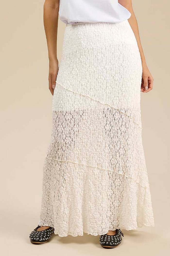 Saia midi em renda com forro