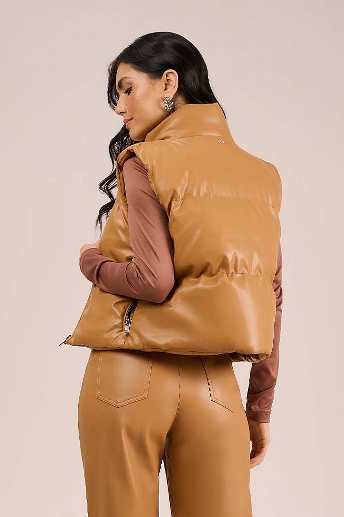 Colete puffer em PU com forro e enchimento