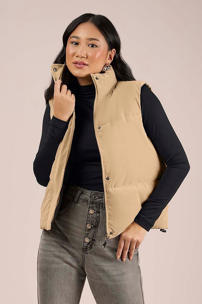 Colete puffer em nylon texturizado com forro e enchimento