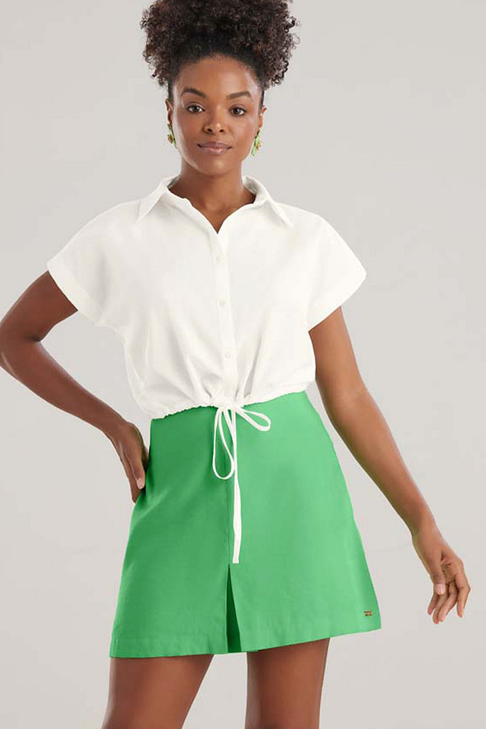 Saia curta em alfaiataria