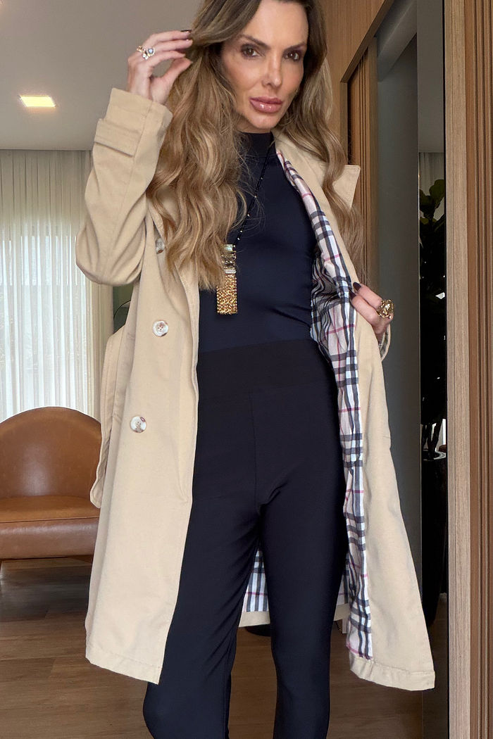 Trench Coat Clássico Longo cor Off/White Inspirado no Estilo Burberry