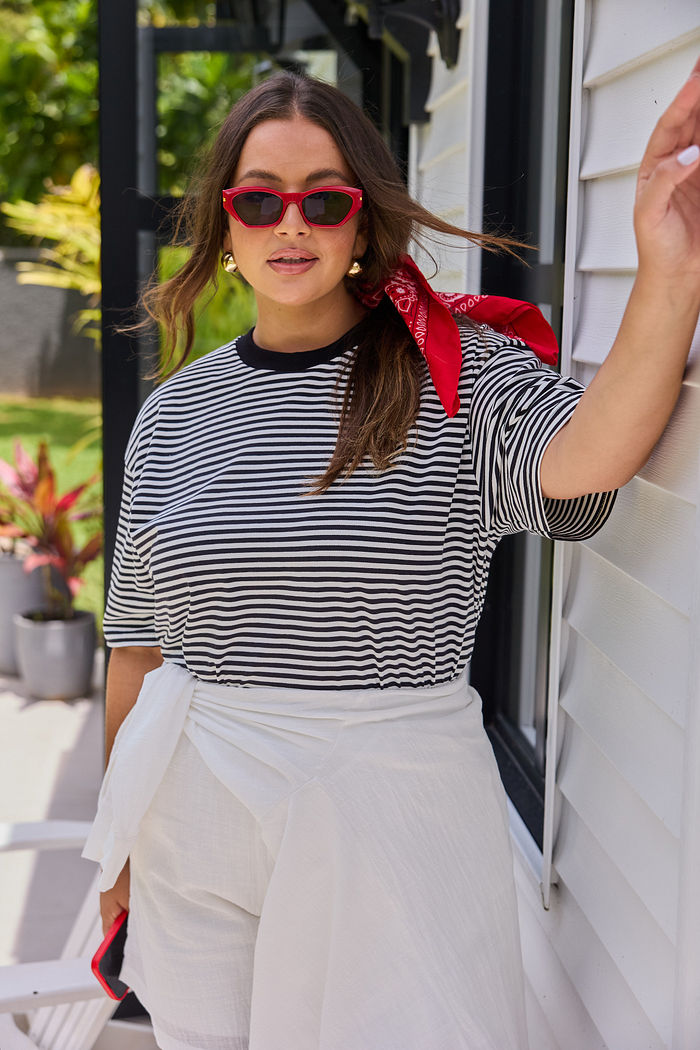 Camiseta Basic Listrada Preta