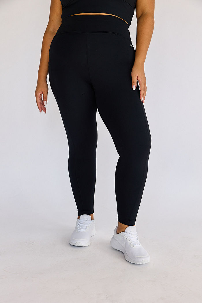 Legging Fitness Plus Size com Bolso Preta
