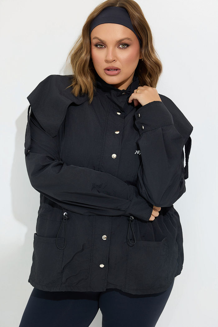Parka Corta Vento Fitness Plus Size Queens Preta