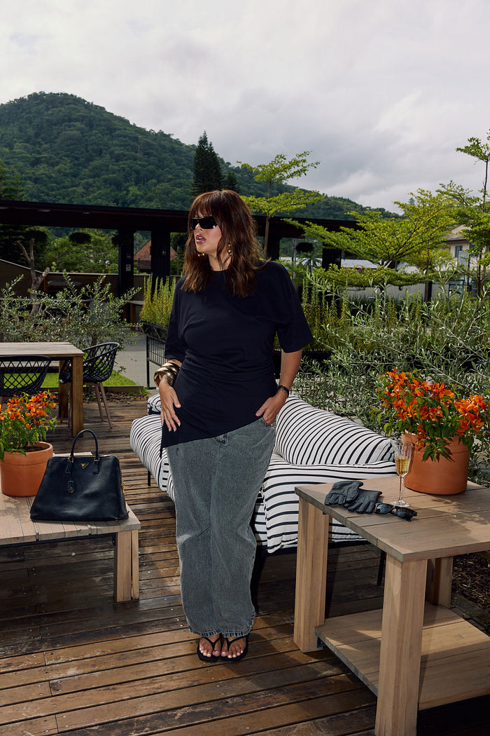 Blusa Florença Assimétrica Preta