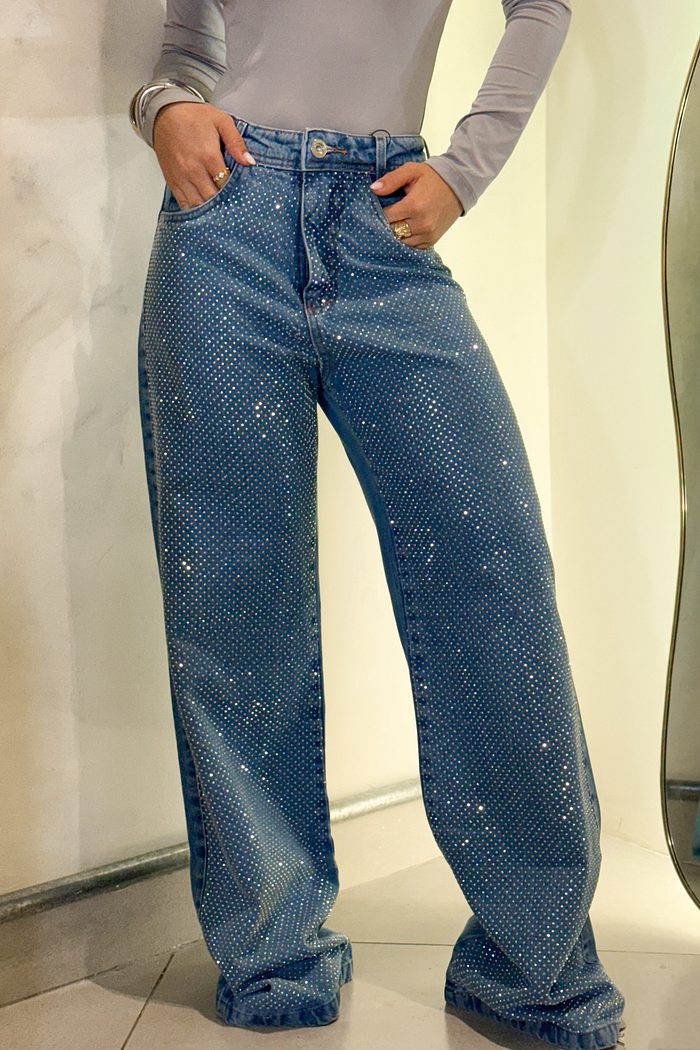 Calça jeans feminina com strass