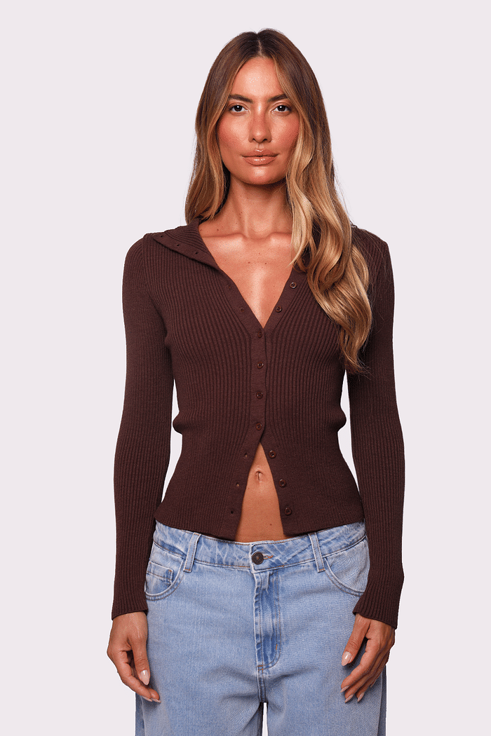 blusa de tricô gola alta marrom lola mundo lolita