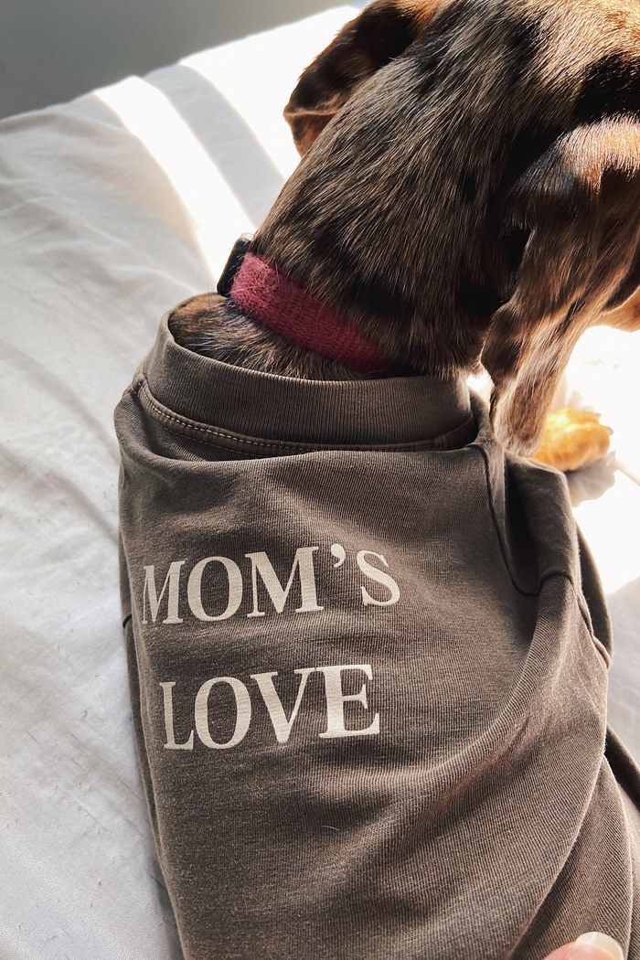 tee dog mom's love mundo lolita