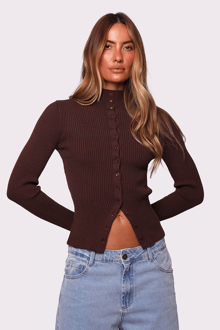 blusa de tricô gola alta marrom lola mundo lolita