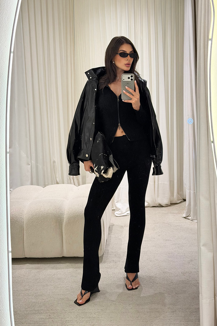 blusa de tricô preta zíper duplo mia mundo lolita