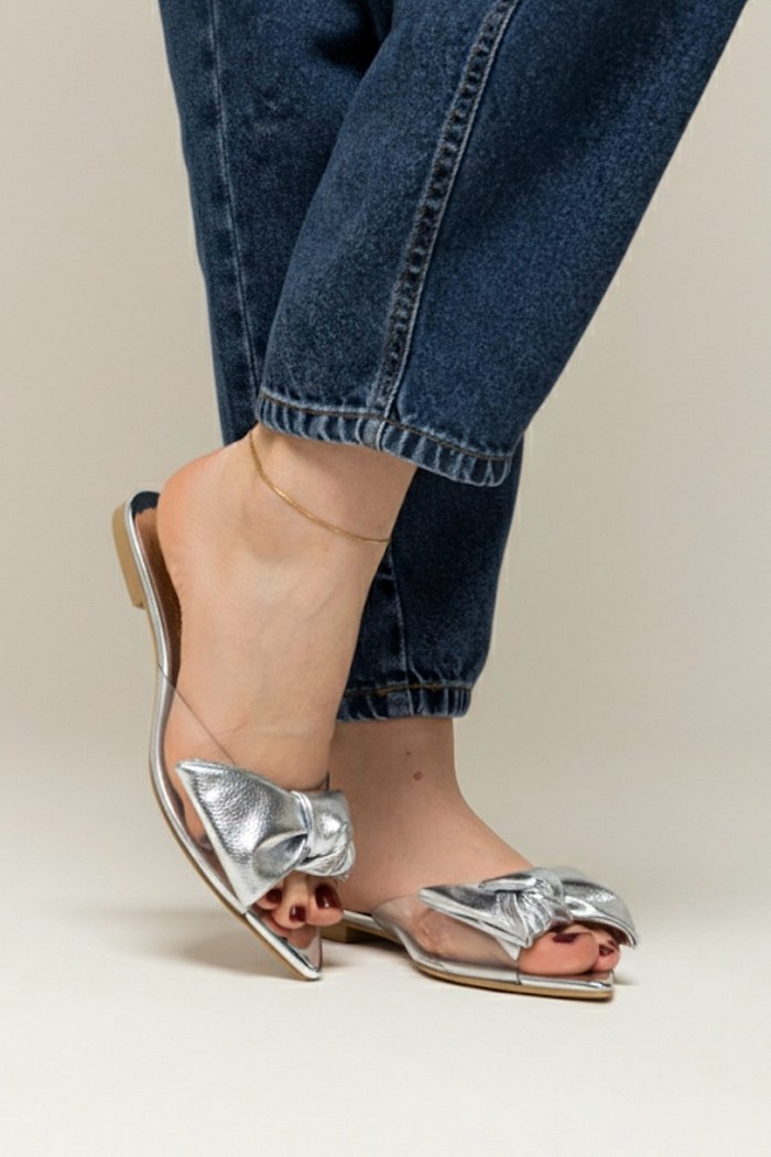 TÁSSIA - FLAT EM SILICONE COM LAÇO PRATA