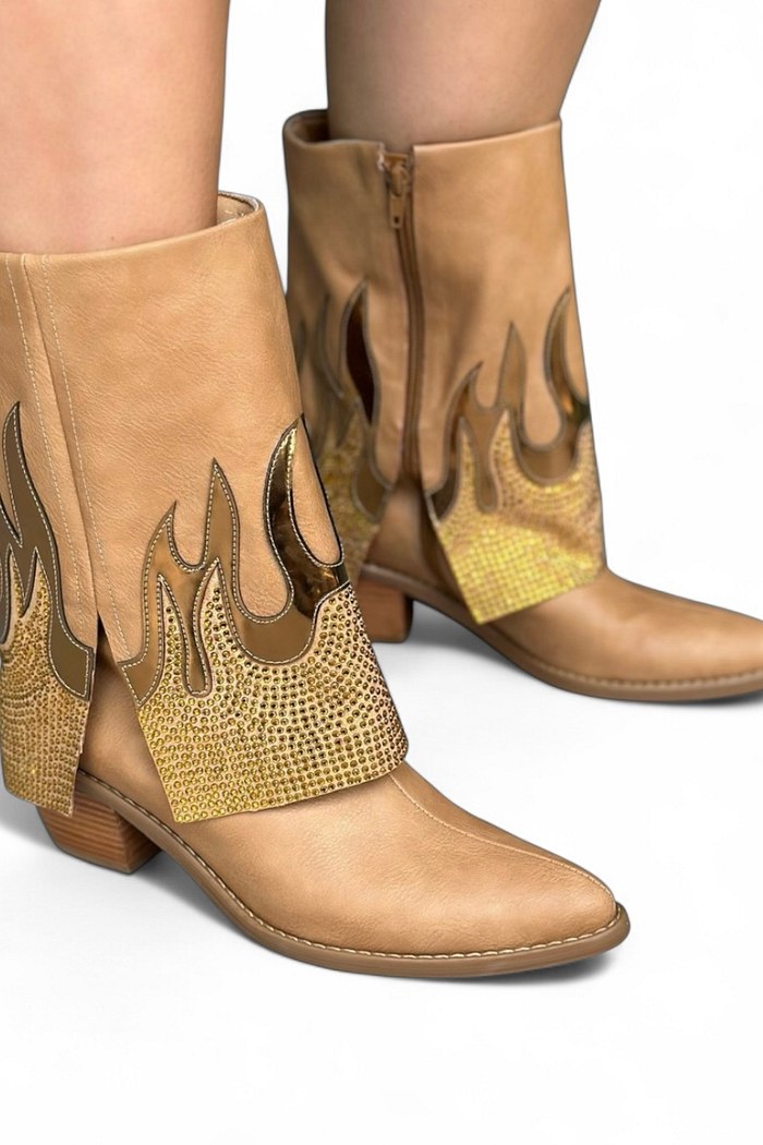 AMANDA - BOTA COURO CAPA BORDADA CAMEL