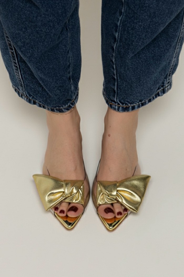 TÁSSIA - FLAT EM SILICONE COM LAÇO DOURADO