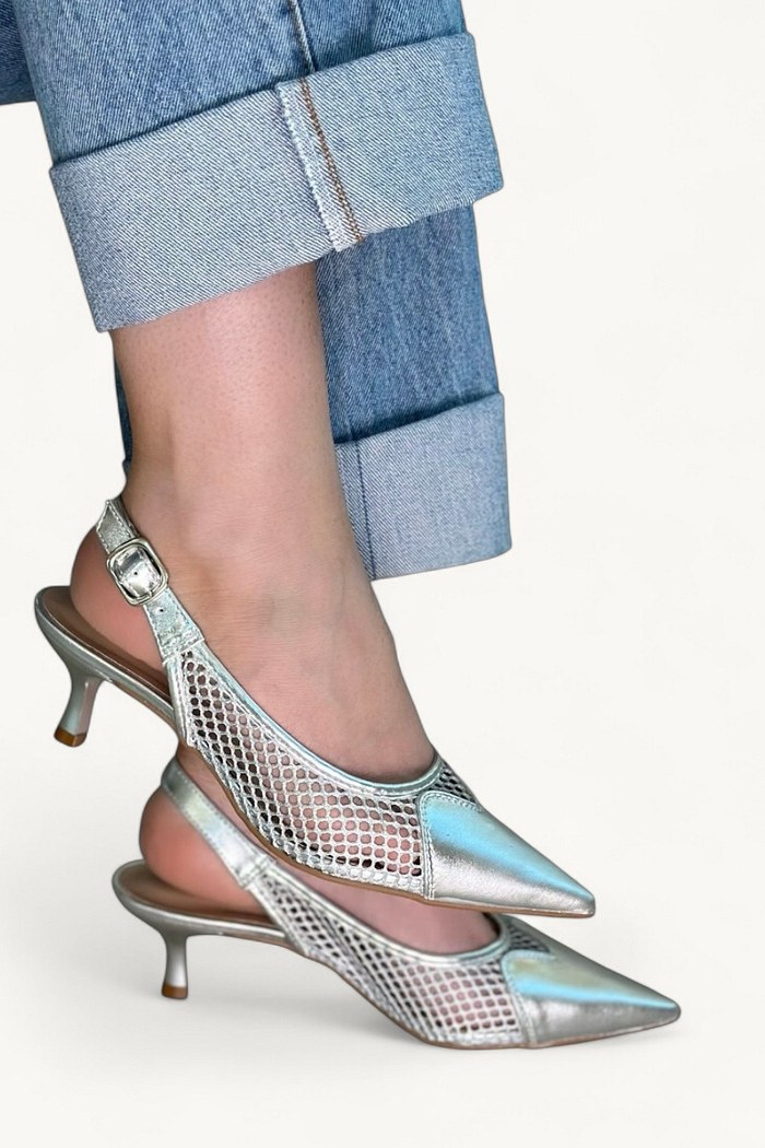 LAISA - SCARPIN SLINGBACK CORAÇÃO TELA PRATA