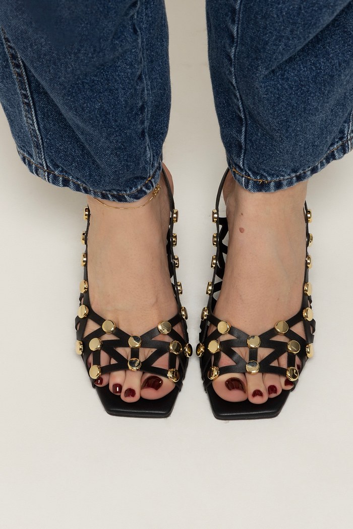 SORAIA - SANDÁLIA COURO COM TACHAS DOURADA PRETA