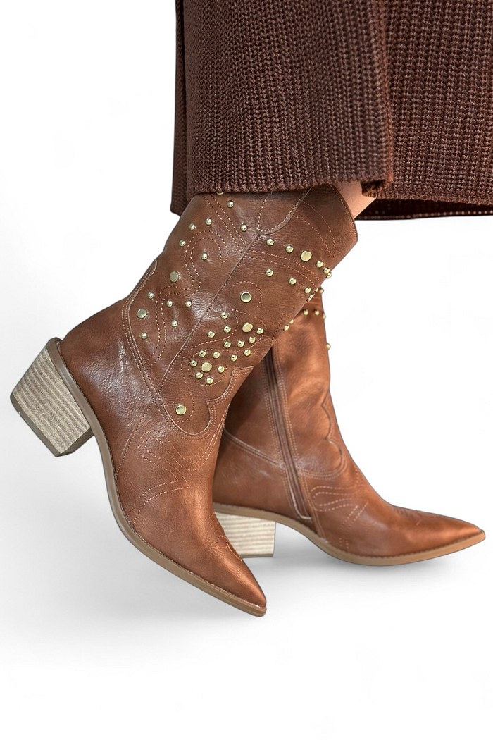 MONTANA - BOTA COURO COM TACHAS DOURADAS CARAMELO