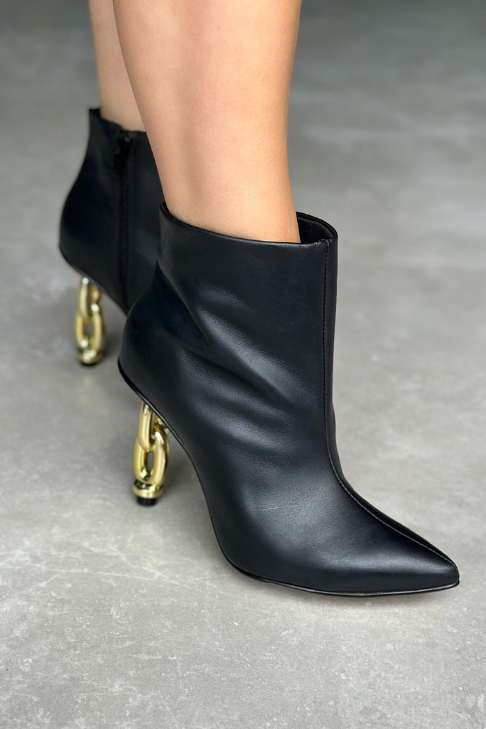 NINA - BOTA COURO SALTO ARQUITETÔNICO PRETA