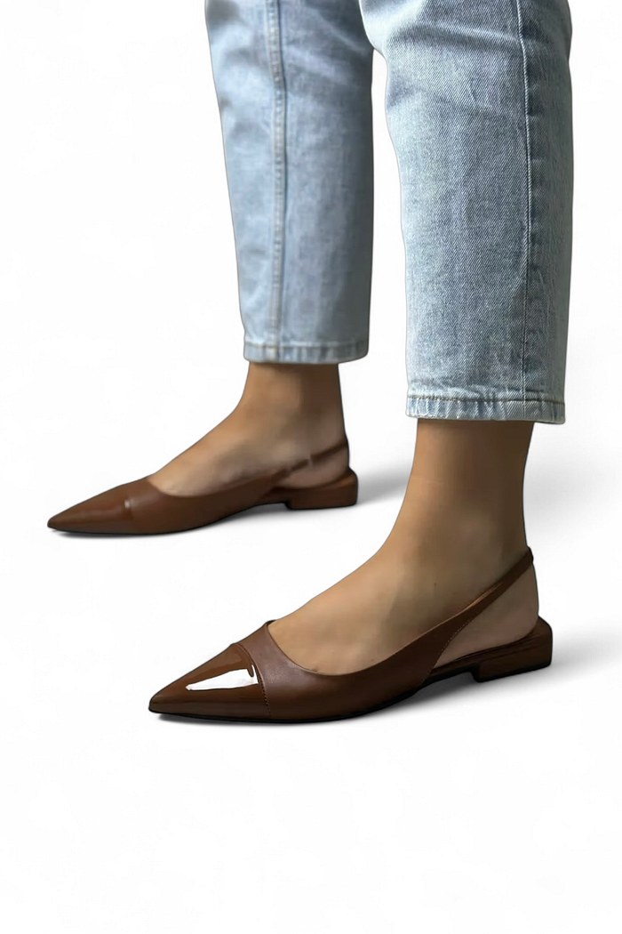 SILVIA - SAPATILHA COURO BIQUEIRA VERNIZ MARROM