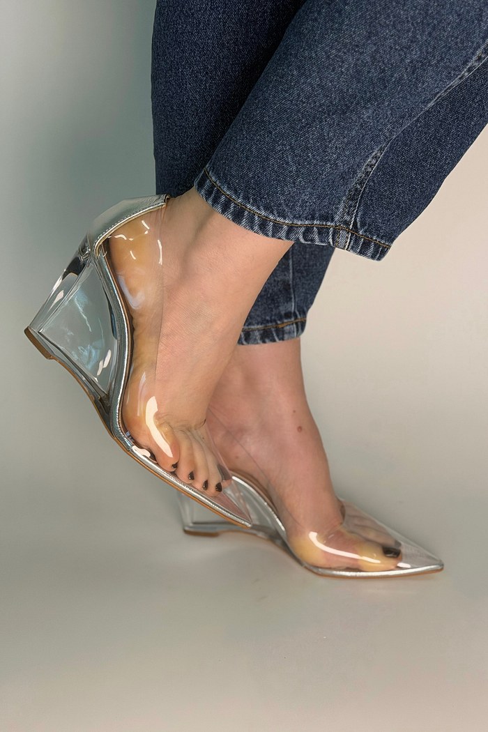 CRISTAL - SCAPIN VINIL COM SALTO ANABELA ACRÍLICO PRATA