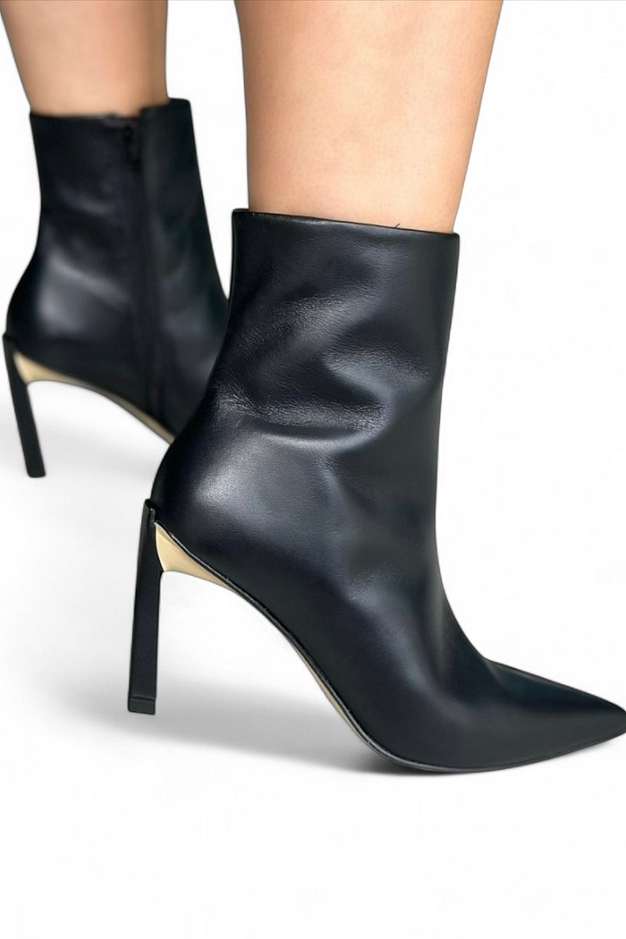 LESLIE - BOTA COURO CANO BAIXO PRETA