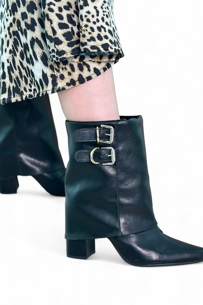 ACÁLIA - BOTA COURO CANO CURTO PRETA