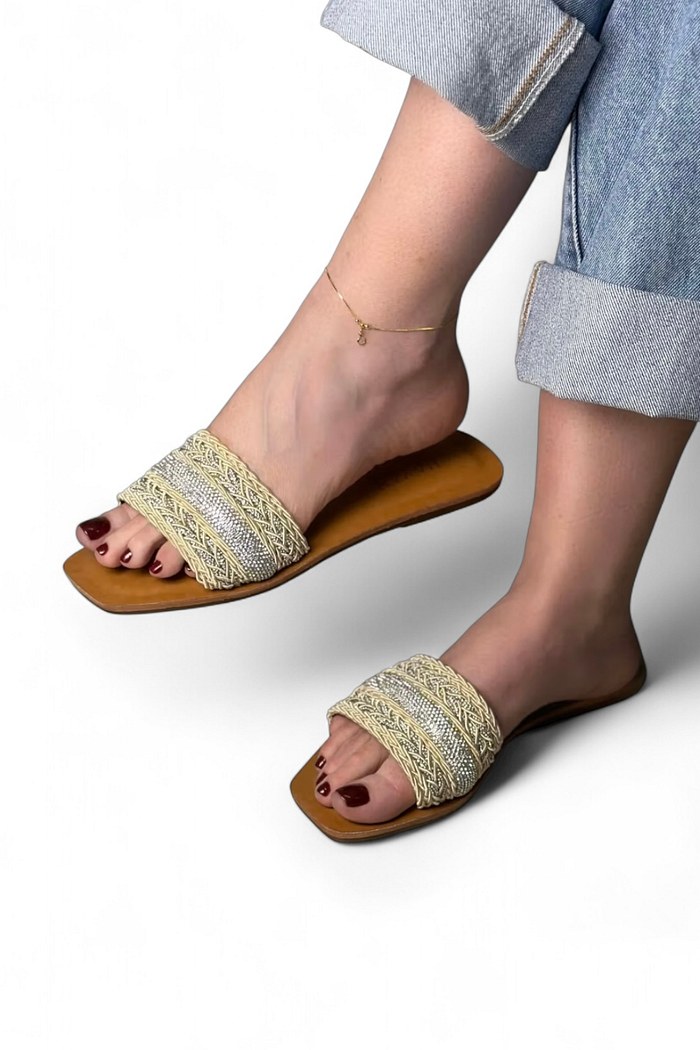 CORA - FLAT RASTEIRA CORDA CHAMPAGNE COM STRASS PRATA