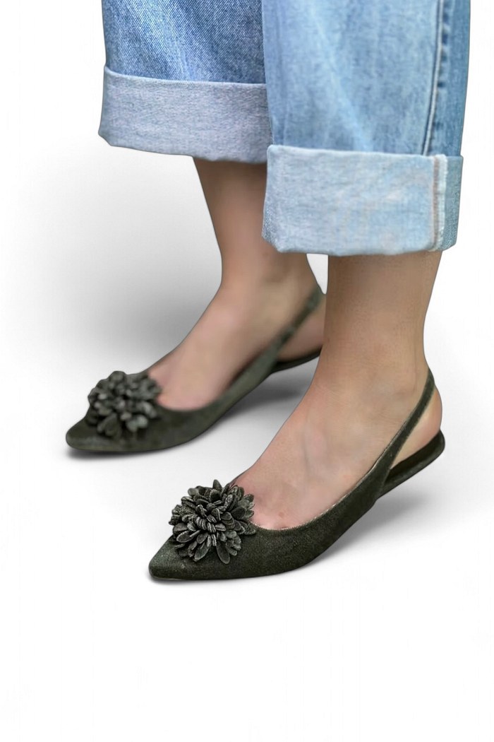 BIANCA - SAPATILHA SLINGBACK POMPOM VELUDO VERDE OLIVA