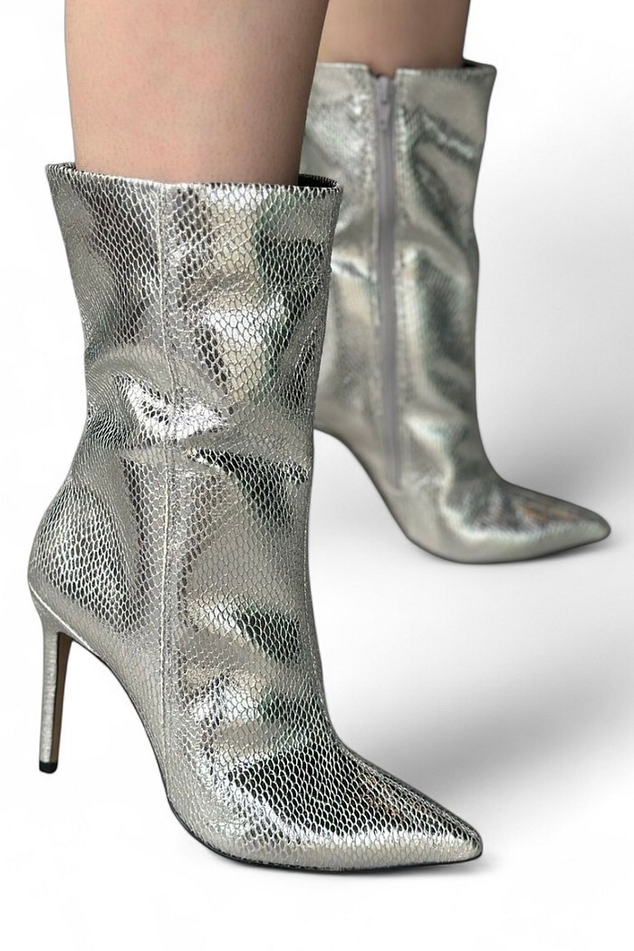 LOUISE - BOTA TEXTURIZADA CANO MEDIO PRATA