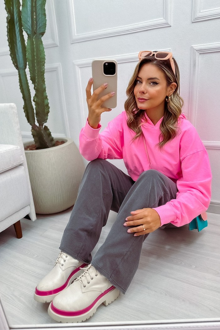 CROPPED ESTONADO MANGA LONGA COM CAPUZ OVER - ROSA NEON