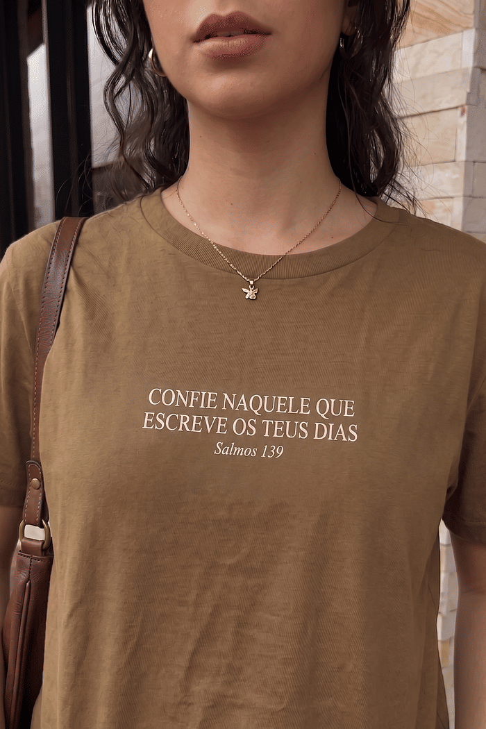 T-SHIRT CONFIE - CAMELO