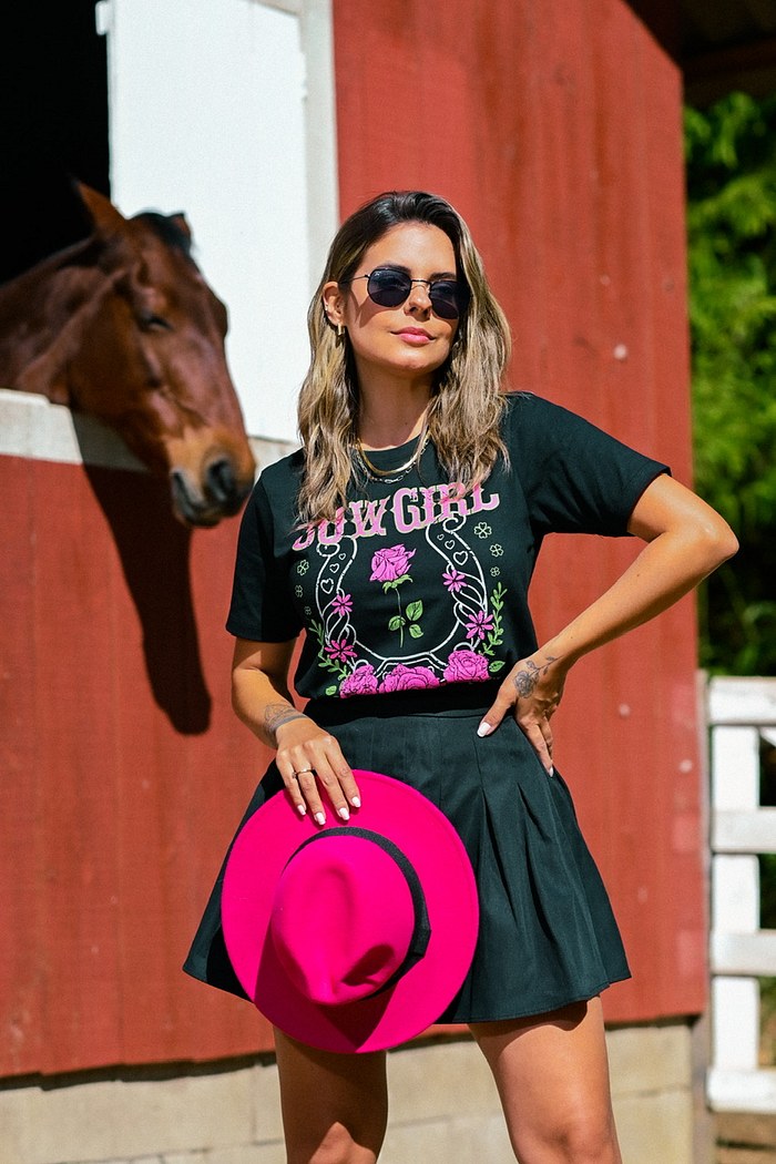 T-SHIRT COWGIRL LUCK - PRETO